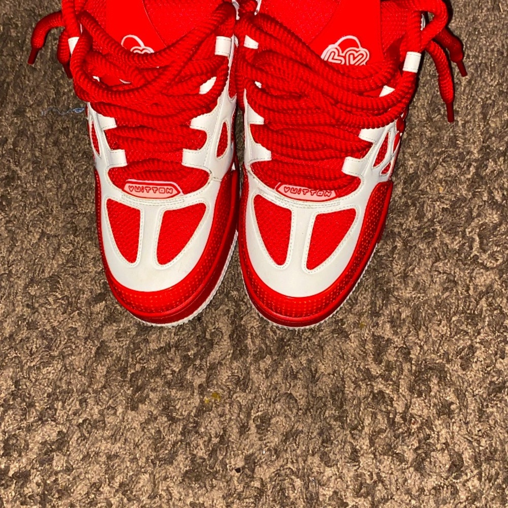 LV skates red and white